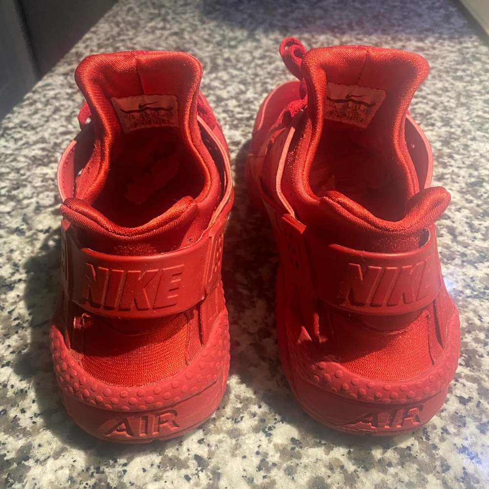 Nike Red Huarache Sneakers Bold Design - Picture 2 of 6